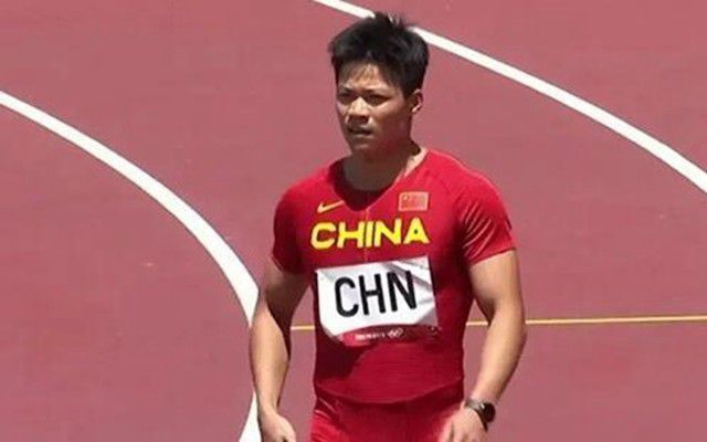 ;这座发动机的高度是一万一千米，比珠峰还要高两千多米，人们管它们叫‘上帝的喷灯’